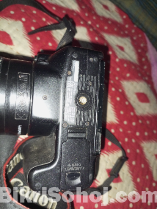 Canon 200d camera